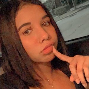 Meet your Posher, Daniela